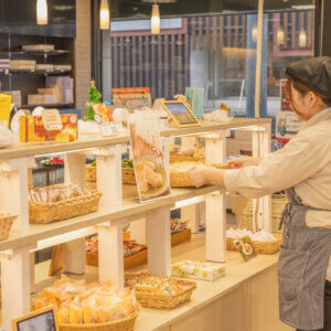 有限会社菓子司新谷【菓子販売職】